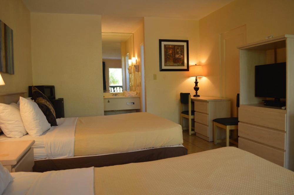 Standard Queen Room interior